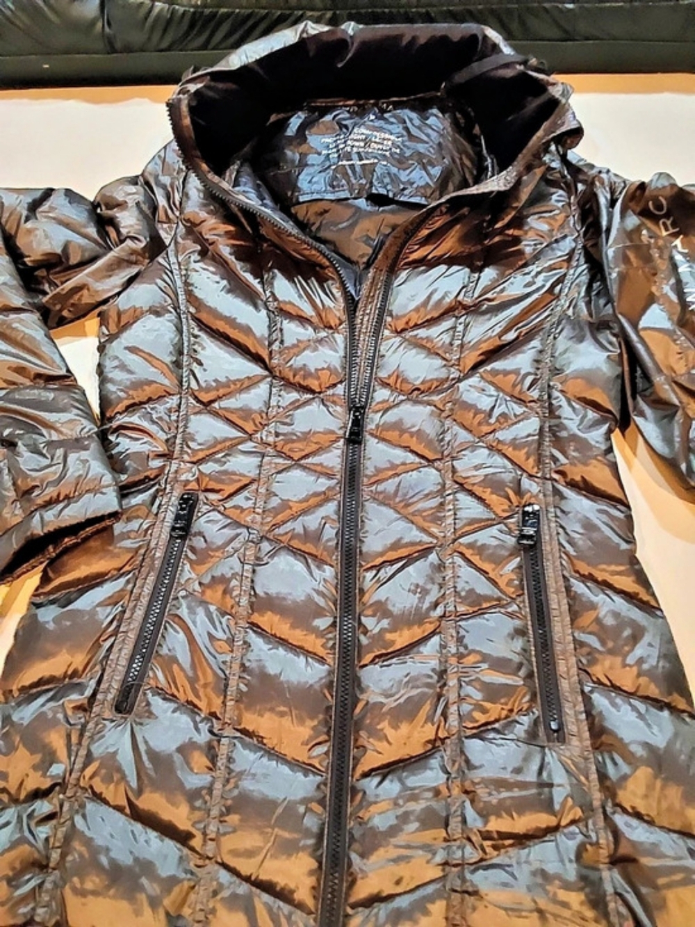 Andrew Marc Packable Lightweight Premium Down Puffer Jacket Down Puffer Jacket